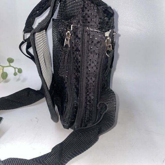 Hey’s Travelmate Nylon Crossbody - Picture 4 of 8